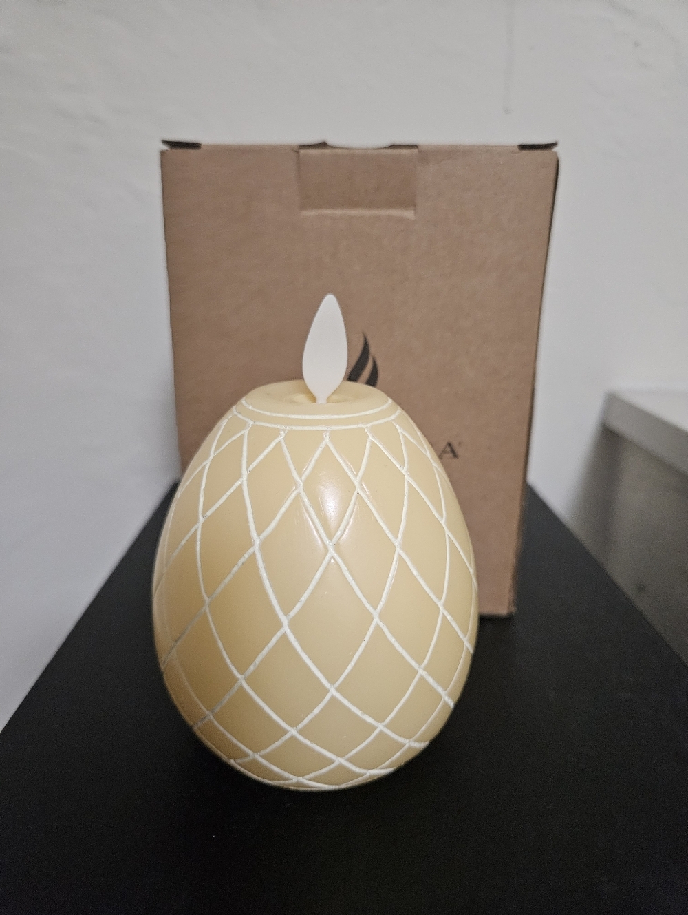 Decorative Egg-Shaped Flameless Candle - Light Yellow